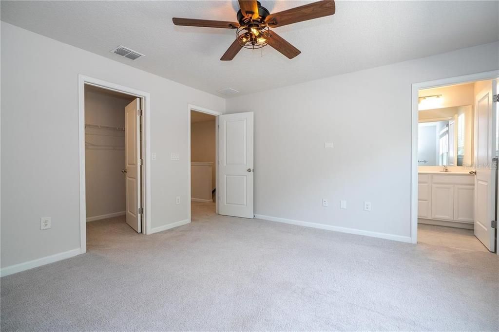 Active With Contract: $2,800 (3 beds, 2 baths, 1560 Square Feet)