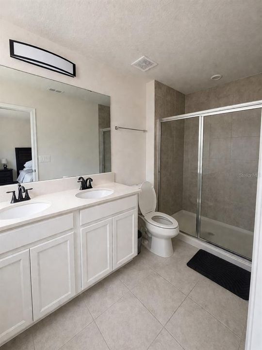 Active With Contract: $2,800 (3 beds, 2 baths, 1560 Square Feet)