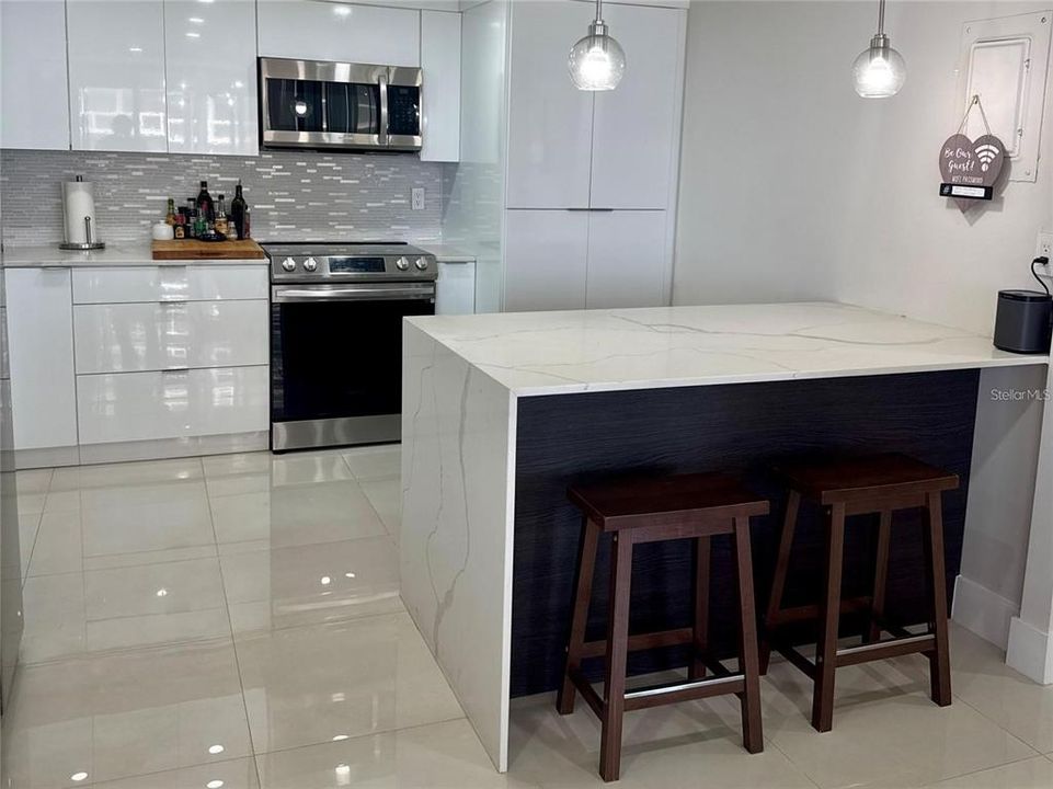 For Rent: $3,200 (2 beds, 2 baths, 1275 Square Feet)