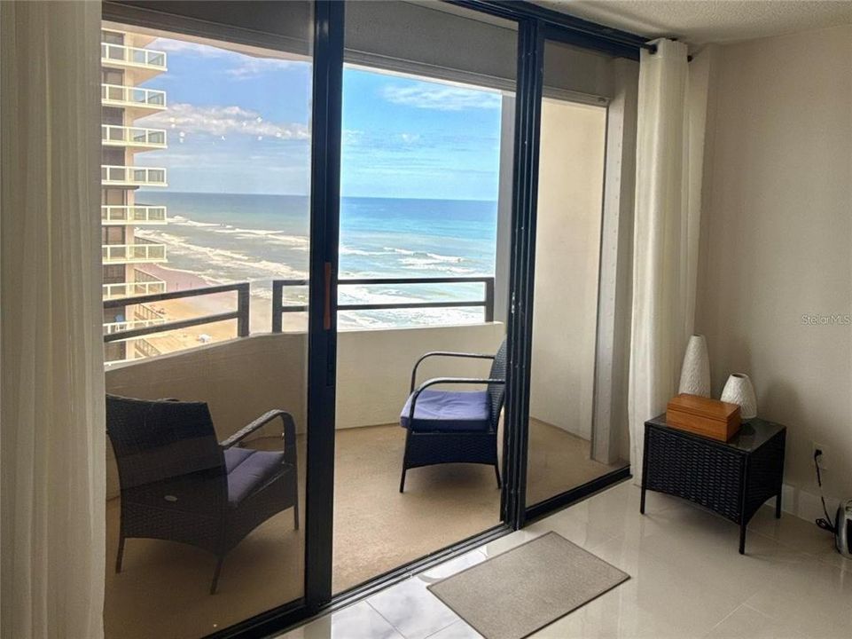 For Rent: $3,200 (2 beds, 2 baths, 1275 Square Feet)