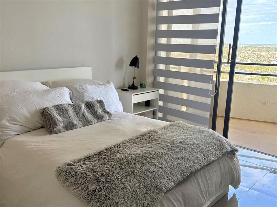 For Rent: $3,200 (2 beds, 2 baths, 1275 Square Feet)