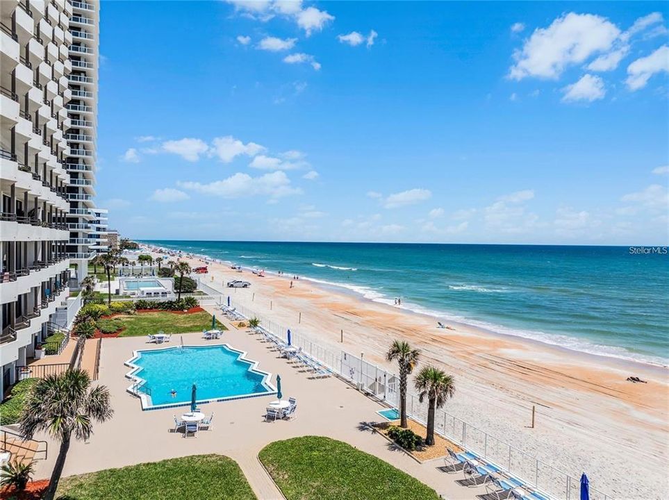 For Rent: $3,200 (2 beds, 2 baths, 1275 Square Feet)