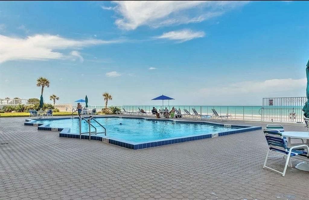 For Rent: $3,200 (2 beds, 2 baths, 1275 Square Feet)