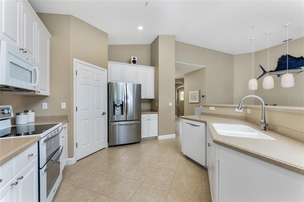 For Sale: $499,000 (3 beds, 2 baths, 2293 Square Feet)