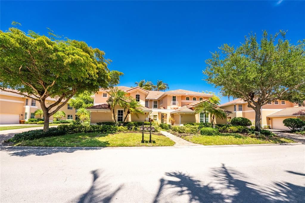 For Sale: $499,000 (3 beds, 2 baths, 2293 Square Feet)
