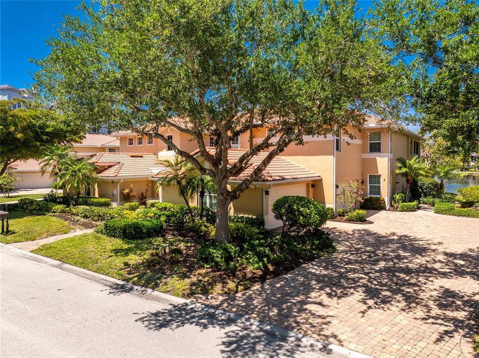 For Sale: $499,000 (3 beds, 2 baths, 2293 Square Feet)