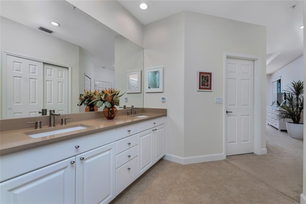 For Sale: $499,000 (3 beds, 2 baths, 2293 Square Feet)