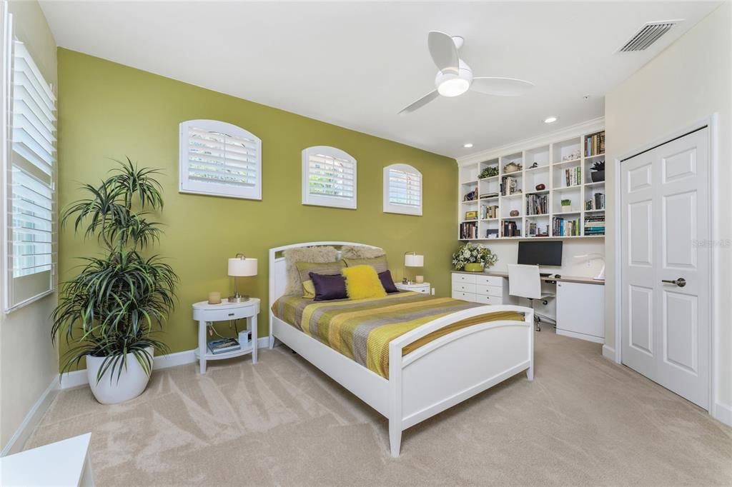 For Sale: $499,000 (3 beds, 2 baths, 2293 Square Feet)