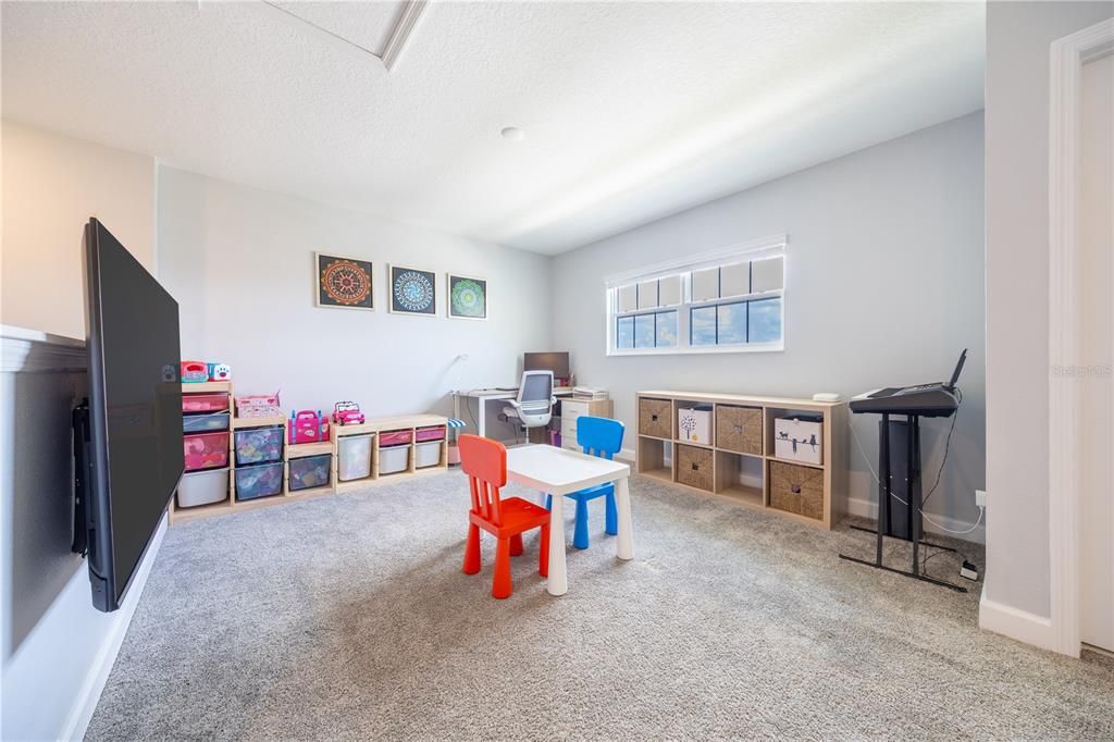 Active With Contract: $549,000 (5 beds, 3 baths, 2638 Square Feet)