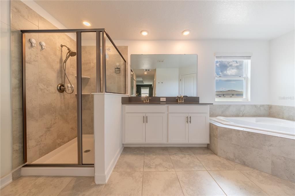 Active With Contract: $549,000 (5 beds, 3 baths, 2638 Square Feet)