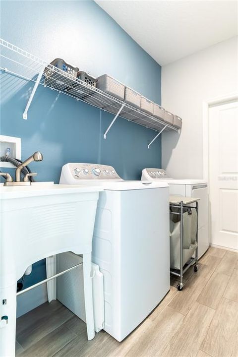 Active With Contract: $549,000 (5 beds, 3 baths, 2638 Square Feet)