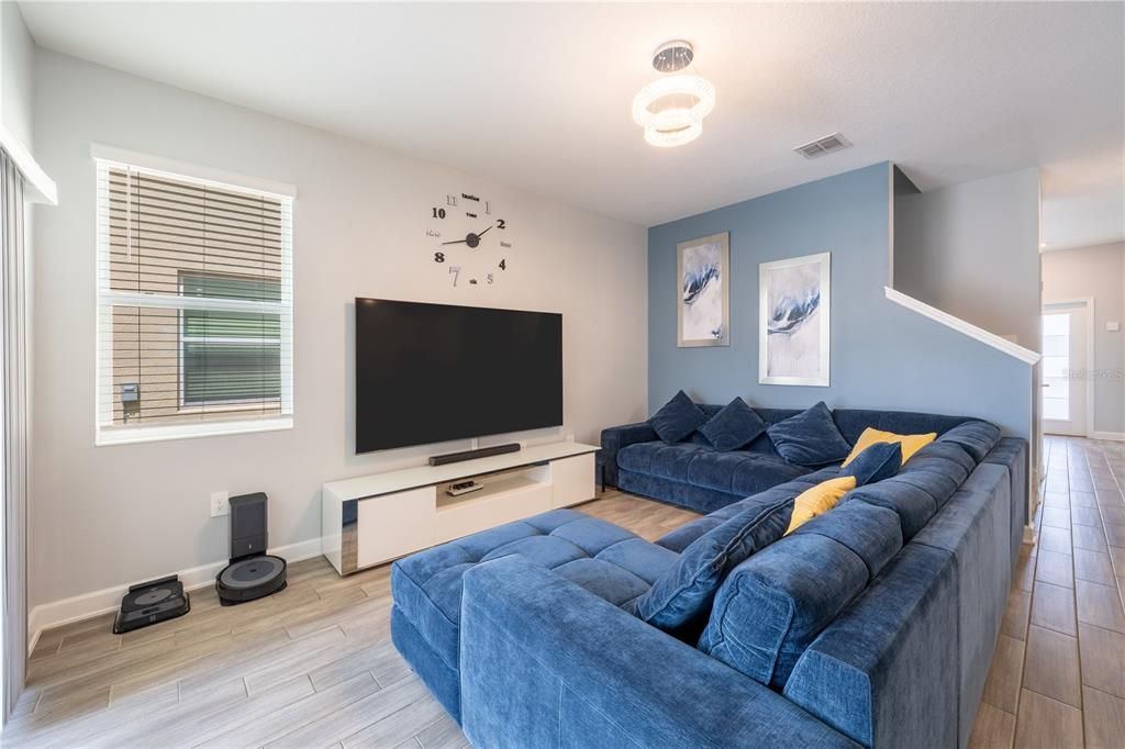 Active With Contract: $549,000 (5 beds, 3 baths, 2638 Square Feet)
