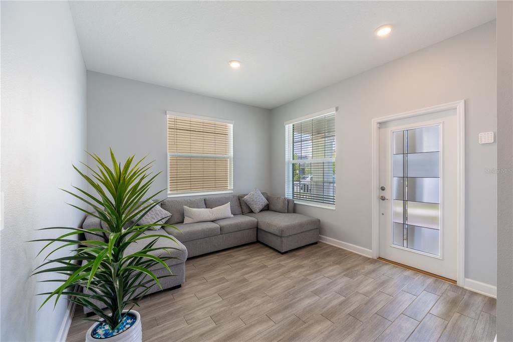 Active With Contract: $549,000 (5 beds, 3 baths, 2638 Square Feet)