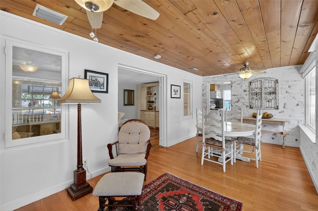 Active With Contract: $399,900 (3 beds, 2 baths, 1440 Square Feet)