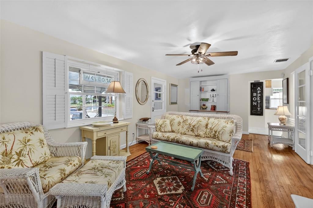 Active With Contract: $399,900 (3 beds, 2 baths, 1440 Square Feet)