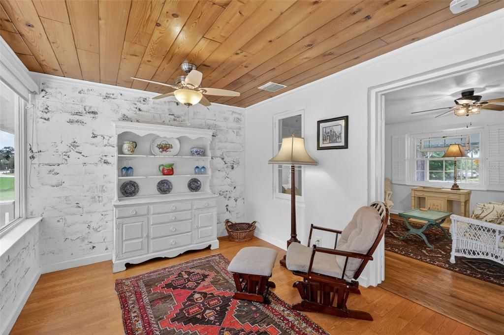 Active With Contract: $399,900 (3 beds, 2 baths, 1440 Square Feet)