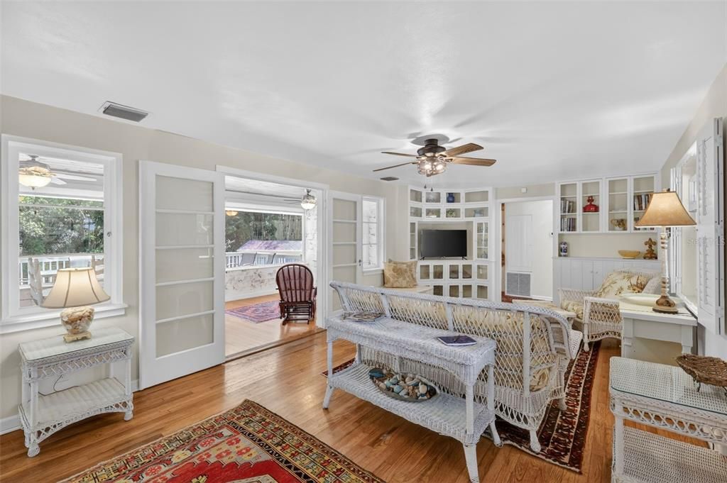 Active With Contract: $399,900 (3 beds, 2 baths, 1440 Square Feet)