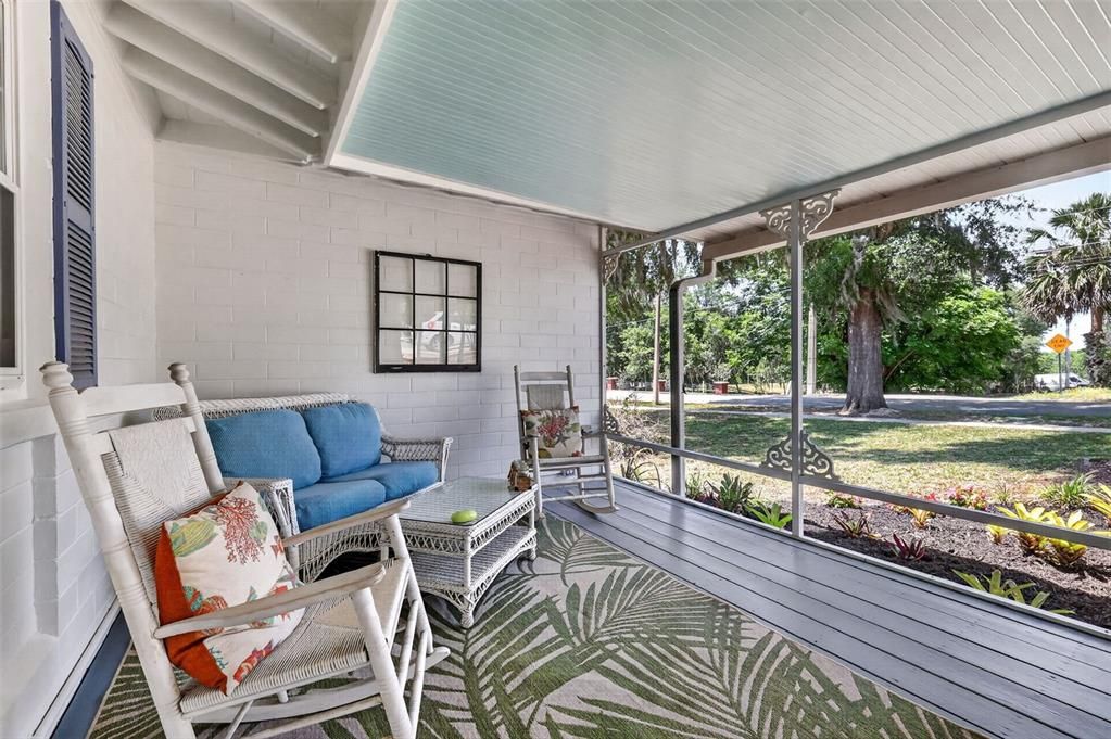 Active With Contract: $399,900 (3 beds, 2 baths, 1440 Square Feet)