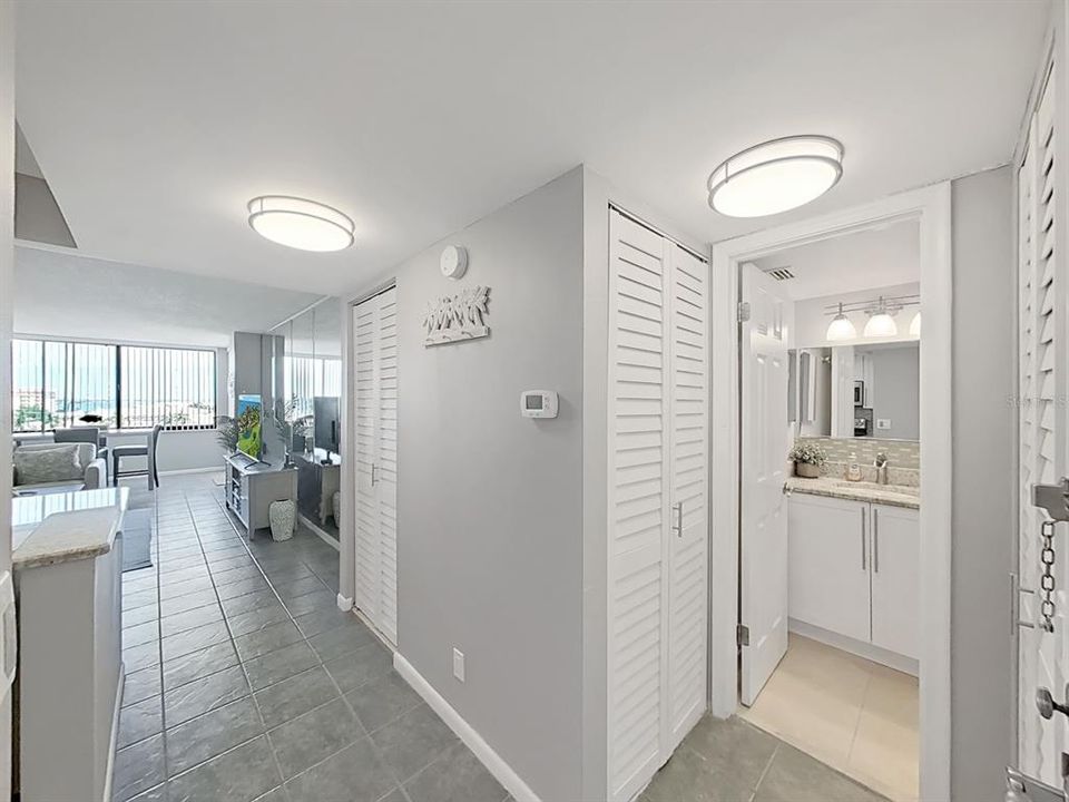 Active With Contract: $249,900 (1 beds, 1 baths, 780 Square Feet)
