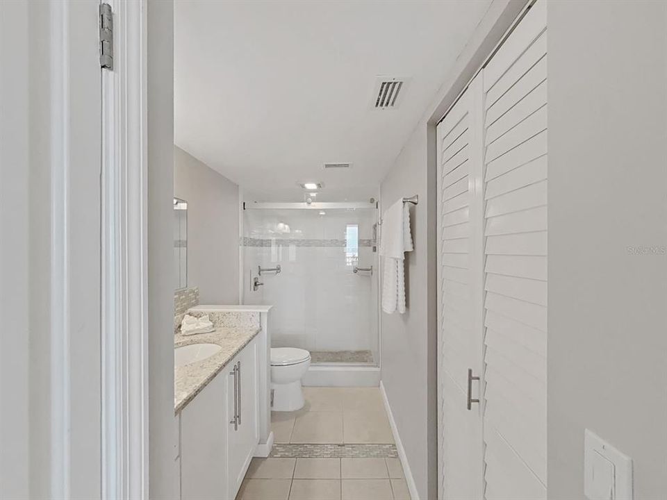 Active With Contract: $249,900 (1 beds, 1 baths, 780 Square Feet)