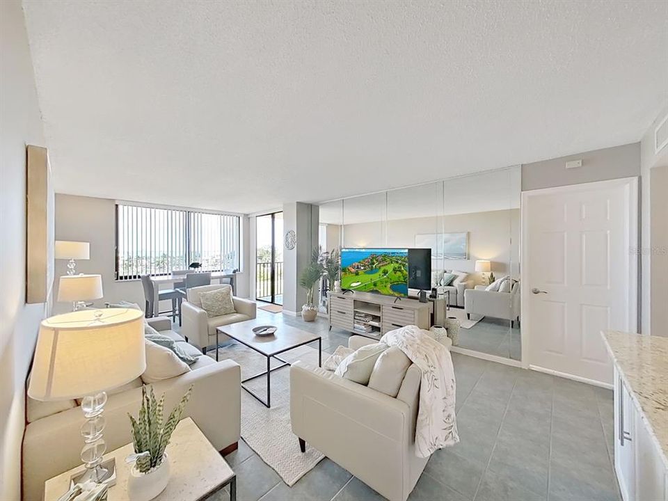 Active With Contract: $249,900 (1 beds, 1 baths, 780 Square Feet)