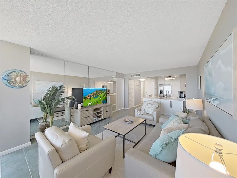 Active With Contract: $249,900 (1 beds, 1 baths, 780 Square Feet)