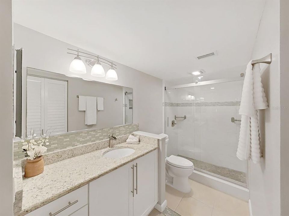 Active With Contract: $249,900 (1 beds, 1 baths, 780 Square Feet)