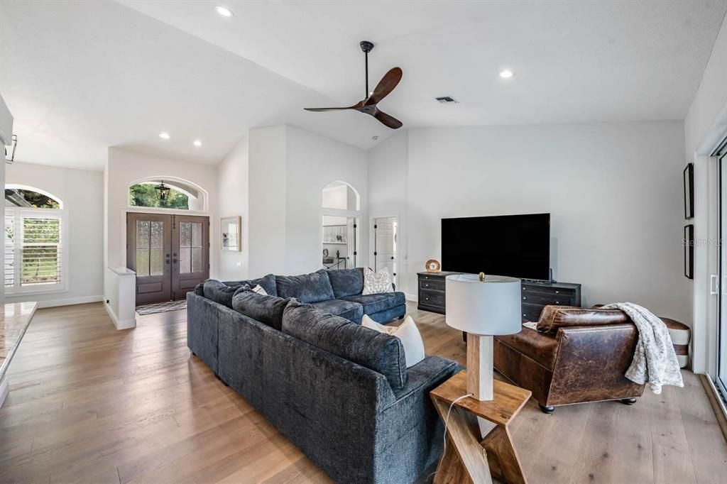 For Sale: $999,000 (3 beds, 3 baths, 2363 Square Feet)