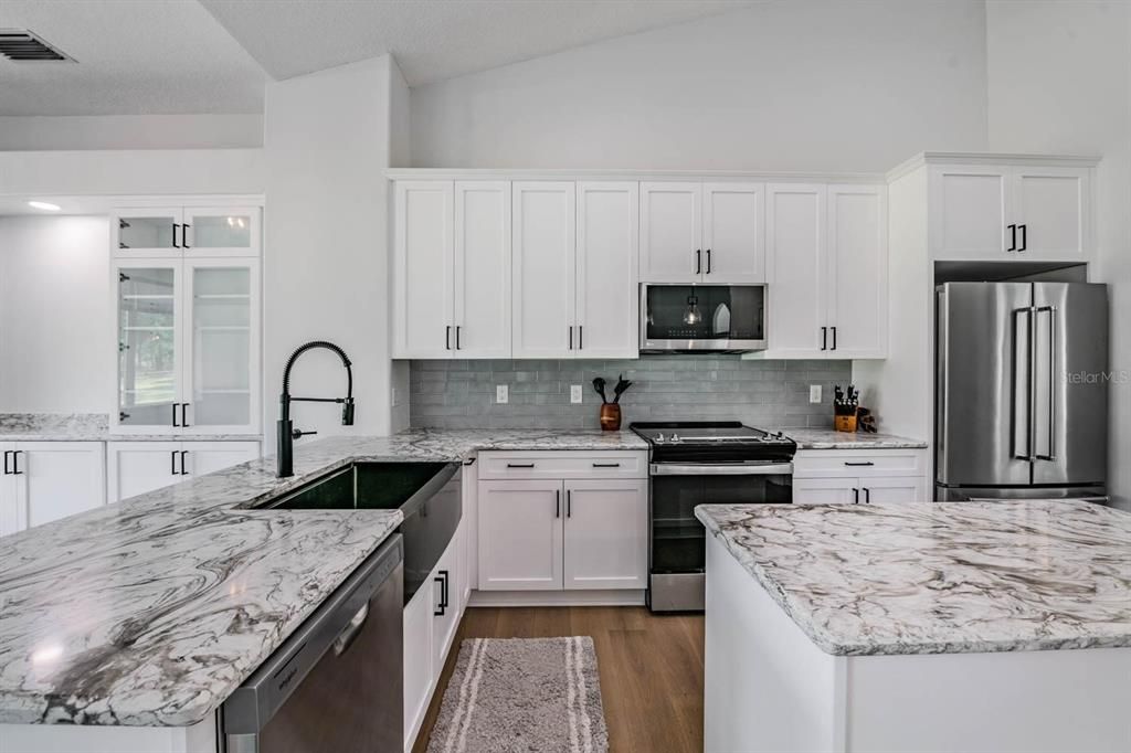 For Sale: $999,000 (3 beds, 3 baths, 2363 Square Feet)
