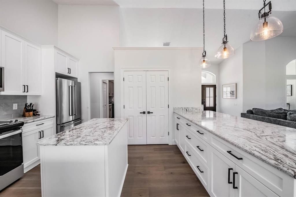 For Sale: $999,000 (3 beds, 3 baths, 2363 Square Feet)