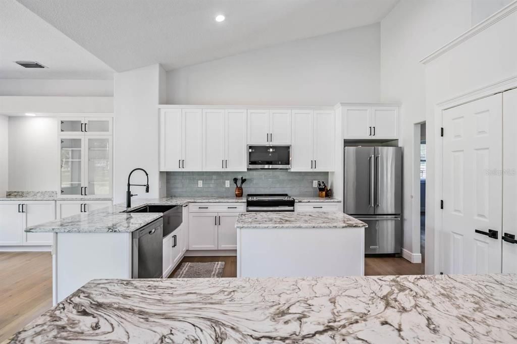 For Sale: $999,000 (3 beds, 3 baths, 2363 Square Feet)