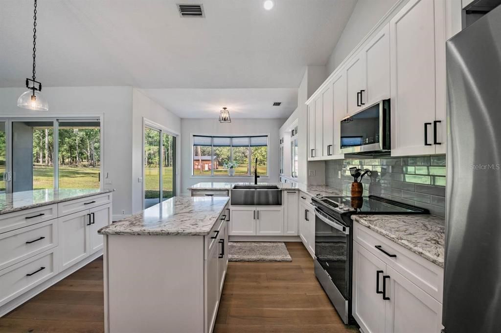 For Sale: $999,000 (3 beds, 3 baths, 2363 Square Feet)
