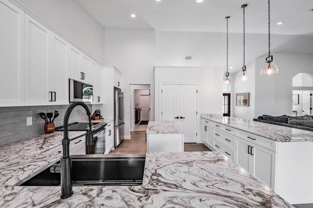 For Sale: $999,000 (3 beds, 3 baths, 2363 Square Feet)