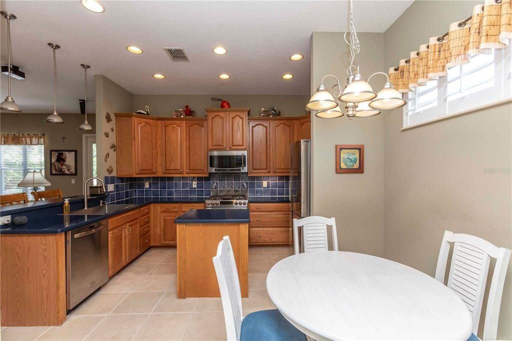 For Sale: $510,000 (4 beds, 2 baths, 2472 Square Feet)