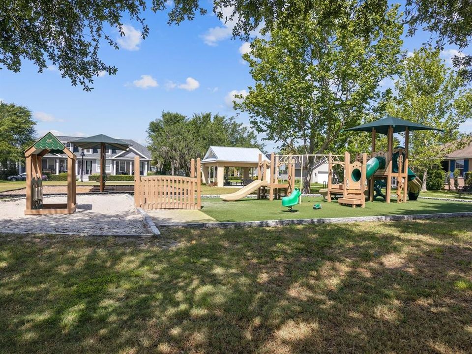 For Sale: $510,000 (4 beds, 2 baths, 2472 Square Feet)