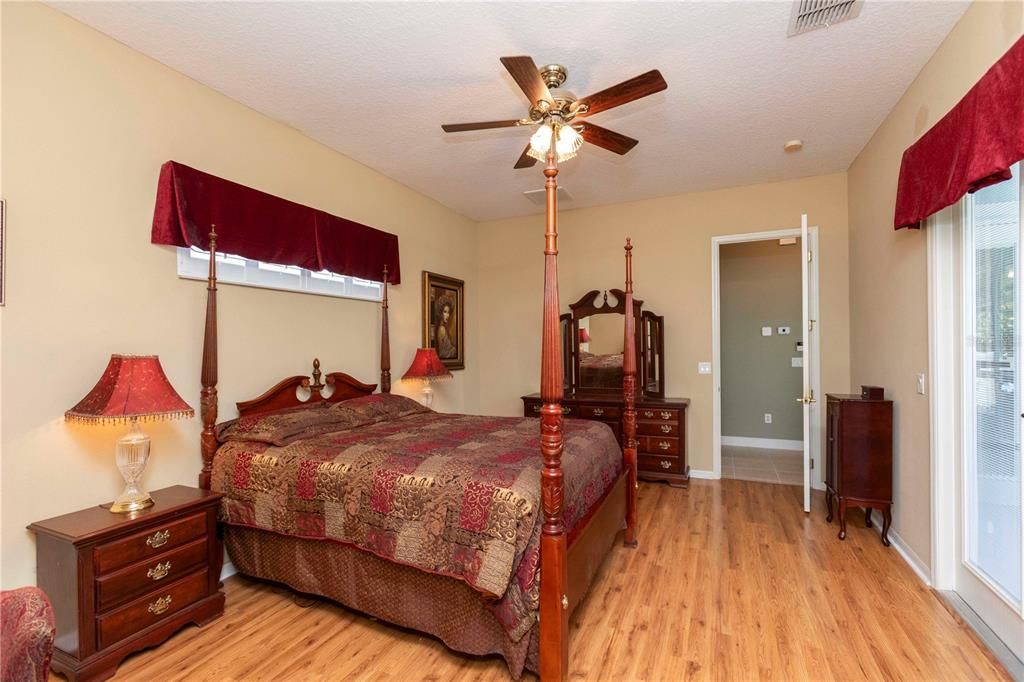For Sale: $510,000 (4 beds, 2 baths, 2472 Square Feet)