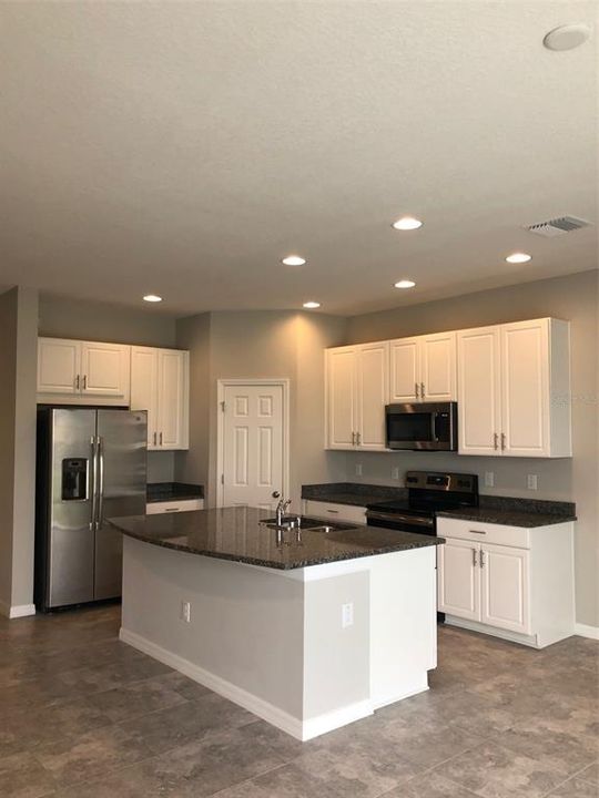 Active With Contract: $249,500 (3 beds, 2 baths, 1400 Square Feet)