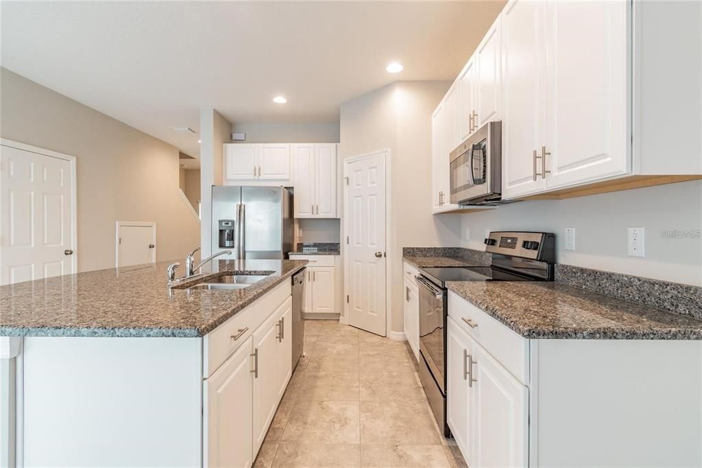 Active With Contract: $249,500 (3 beds, 2 baths, 1400 Square Feet)