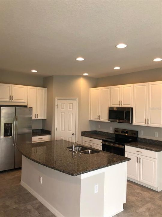 Active With Contract: $249,500 (3 beds, 2 baths, 1400 Square Feet)