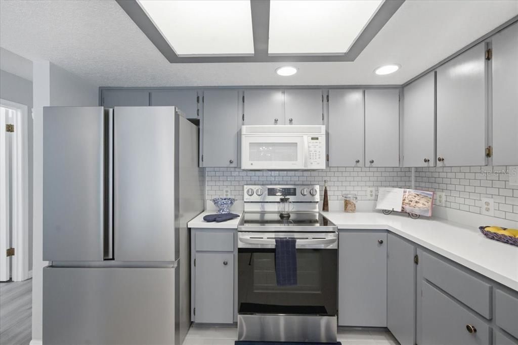 Active With Contract: $349,900 (3 beds, 2 baths, 2060 Square Feet)