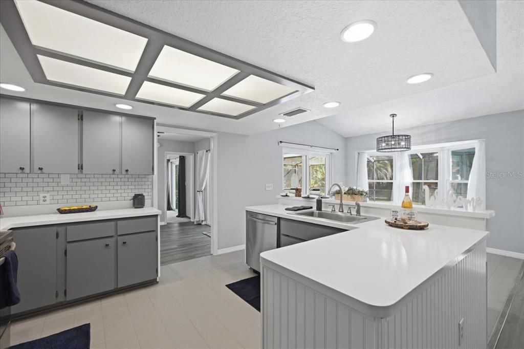 Active With Contract: $349,900 (3 beds, 2 baths, 2060 Square Feet)