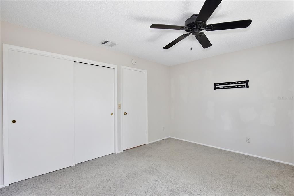 For Sale: $365,000 (3 beds, 2 baths, 1384 Square Feet)