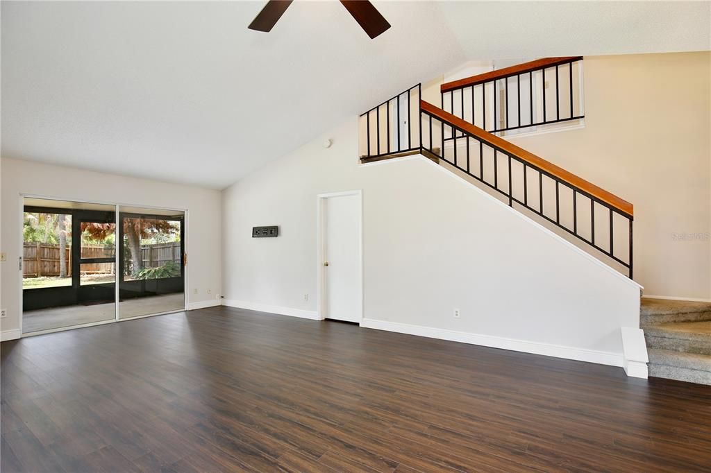 For Sale: $365,000 (3 beds, 2 baths, 1384 Square Feet)