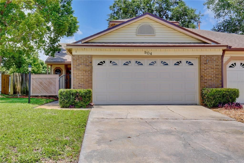 For Sale: $365,000 (3 beds, 2 baths, 1384 Square Feet)