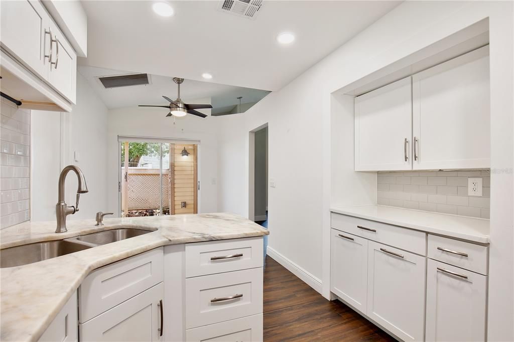 For Sale: $365,000 (3 beds, 2 baths, 1384 Square Feet)
