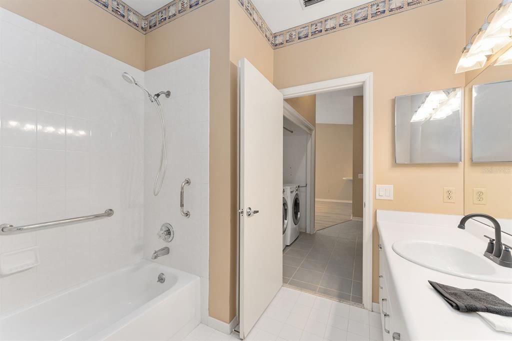 En Venta: $269,000 (2 camas, 2 baños, 1445 Pies cuadrados)