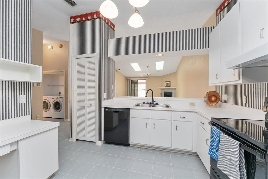 En Venta: $269,000 (2 camas, 2 baños, 1445 Pies cuadrados)