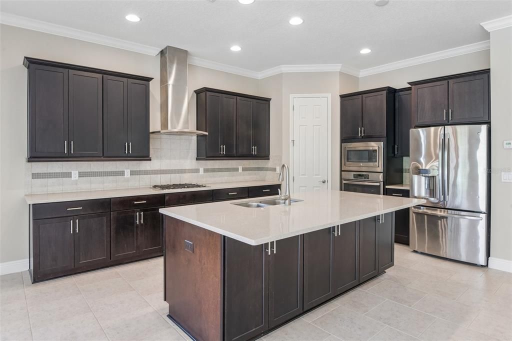 For Sale: $770,000 (5 beds, 4 baths, 3522 Square Feet)