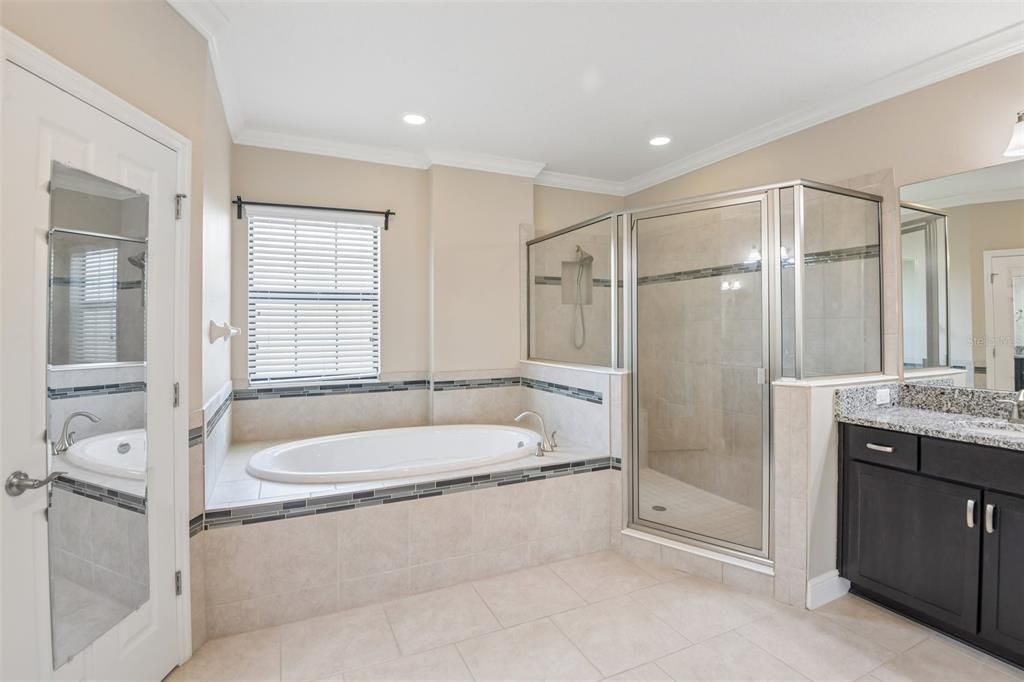 For Sale: $770,000 (5 beds, 4 baths, 3522 Square Feet)