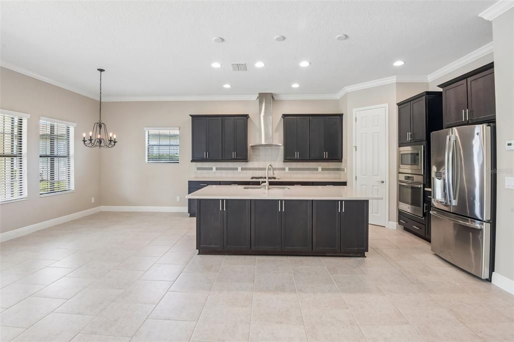 For Sale: $770,000 (5 beds, 4 baths, 3522 Square Feet)